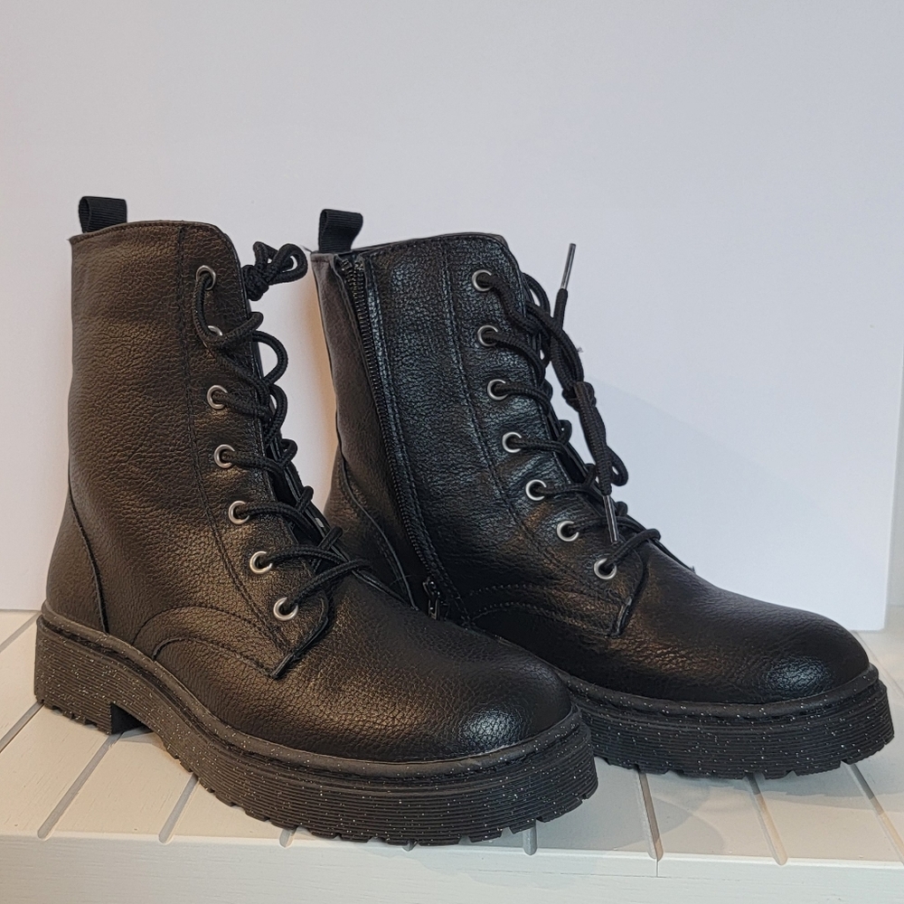Youth Size 5 Boots